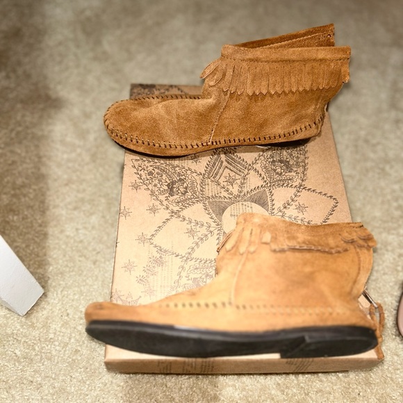 Minnetonka booties - Picture 2 of 4